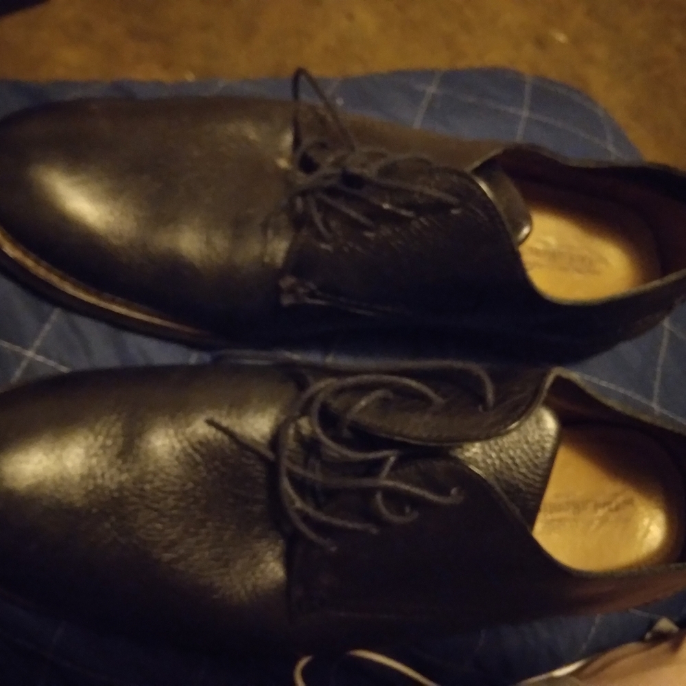 Dress shoes